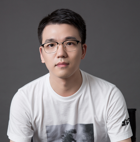 邱晨 邱晨